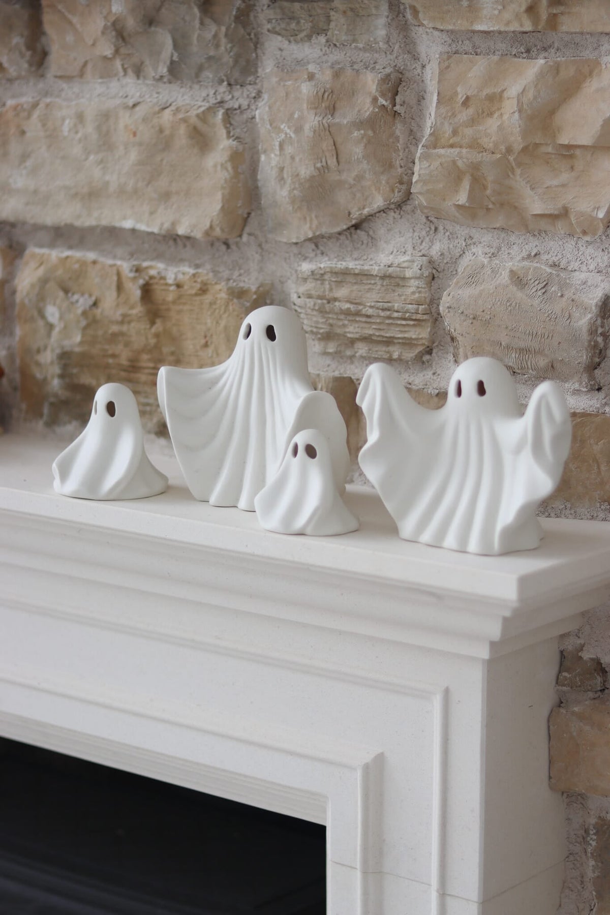 Set of 2 Spooky Ghosts – White