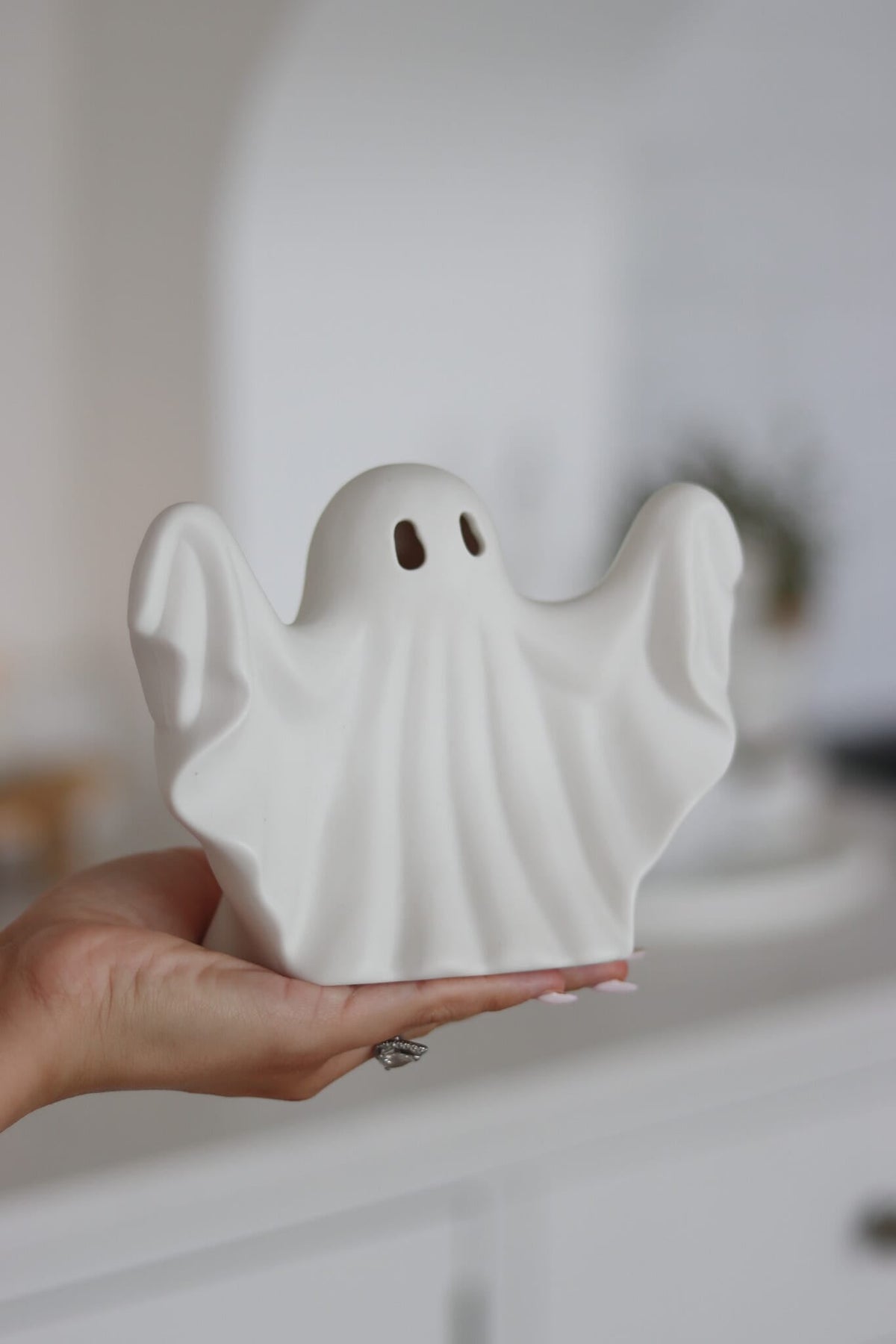 Set of 2 Spooky Ghosts – White