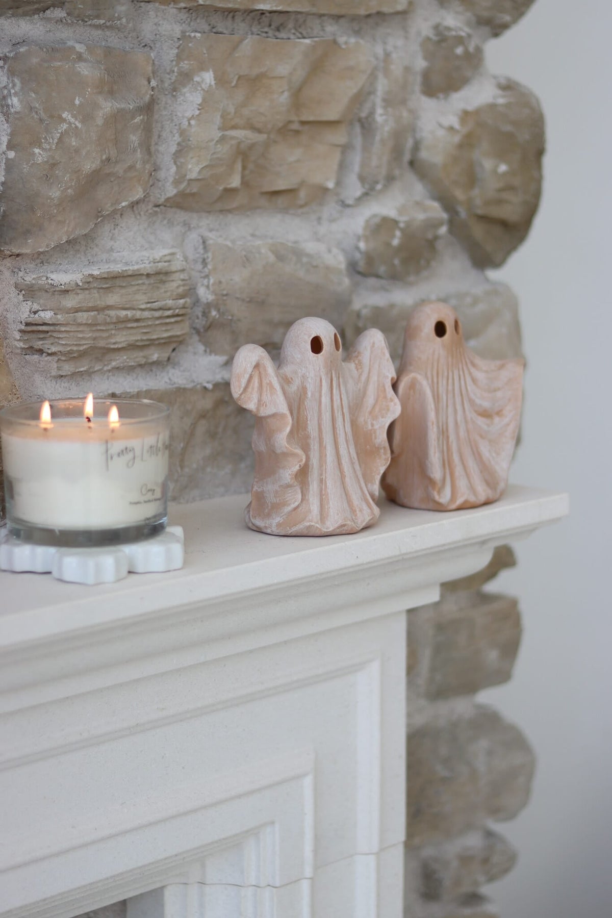 Set of 2 LED Spooky Ghosts – Terracotta