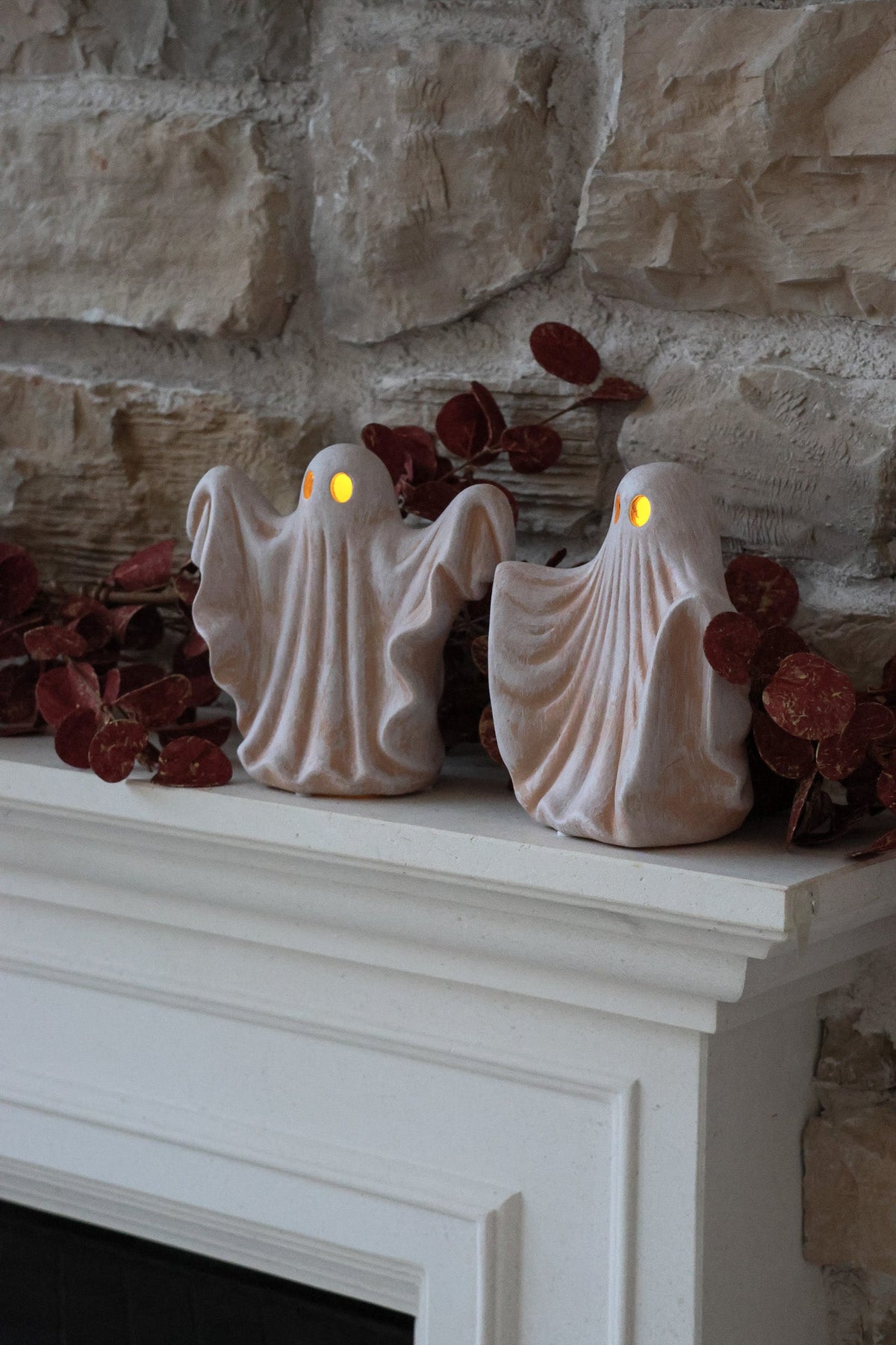 Set of 2 LED Spooky Ghosts – Terracotta