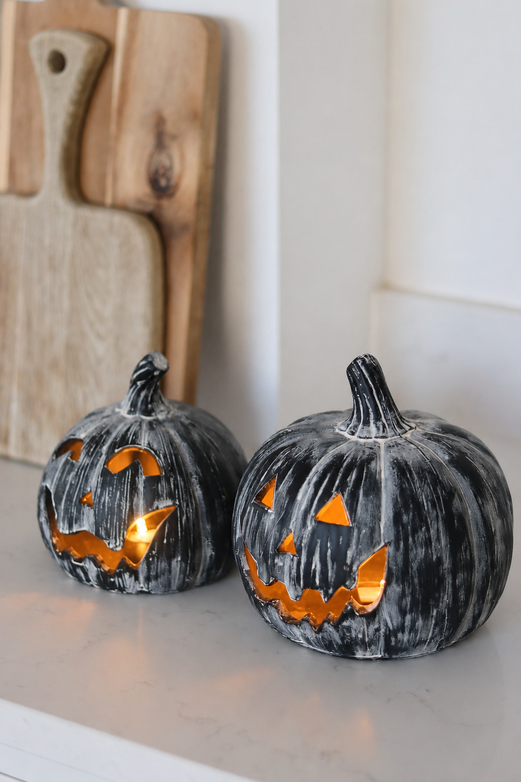 Set of 2 Jack O Lanterns – Black
